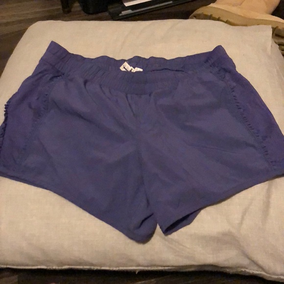 Lululemon Ruffle Short Purple Size 6 